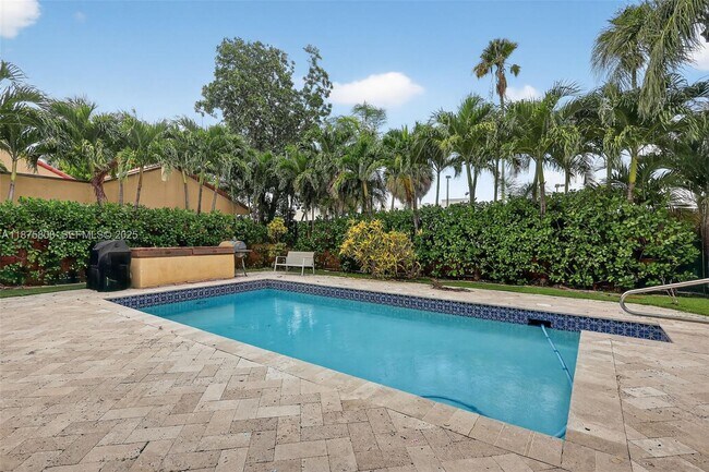 Building Photo - 20424 NE 10th Ct Rd