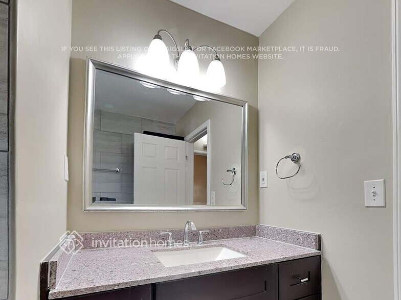 Building Photo - 2716 Lancaster Dr