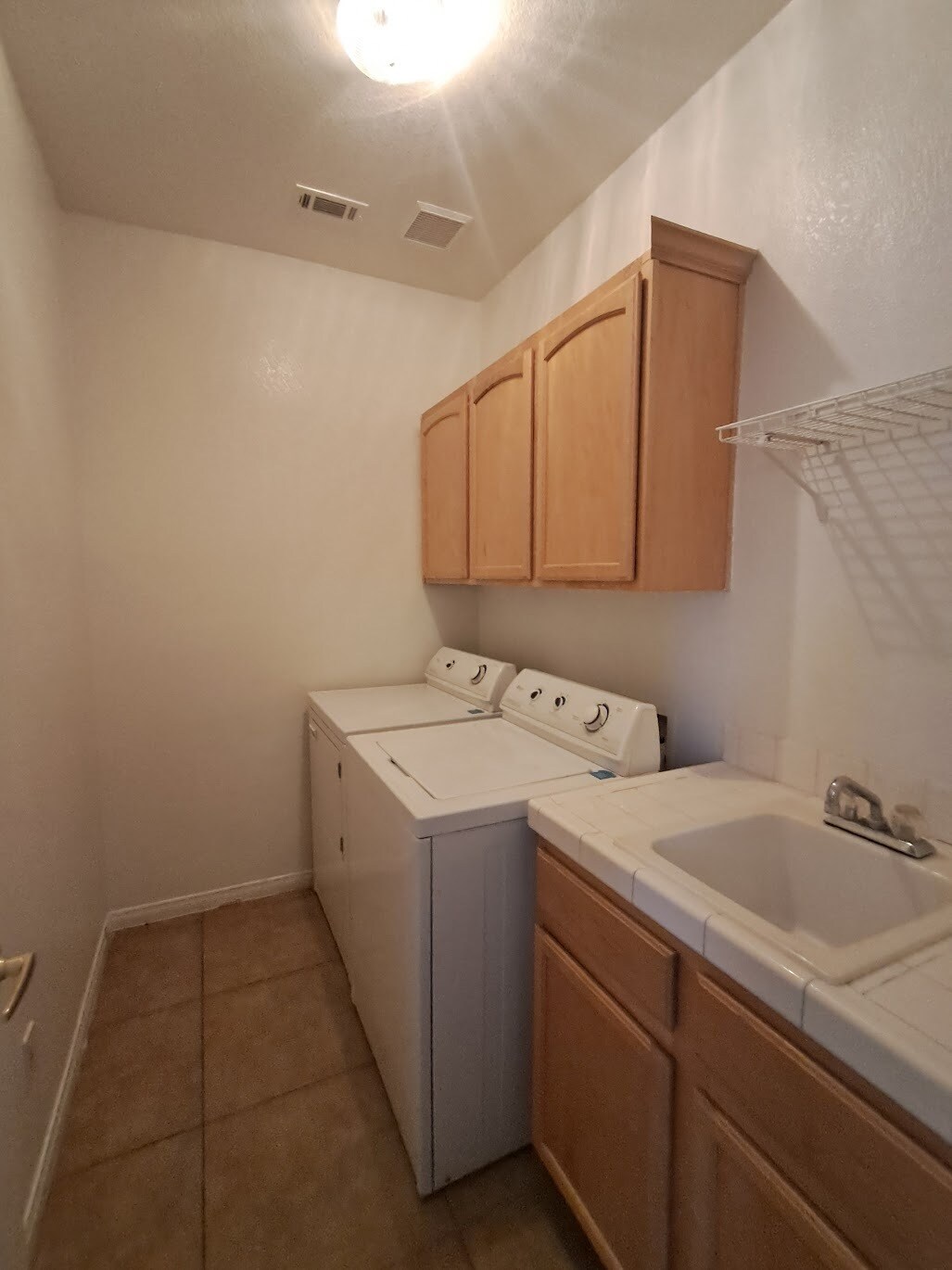 Building Photo - 2642 Sunday Grace Dr