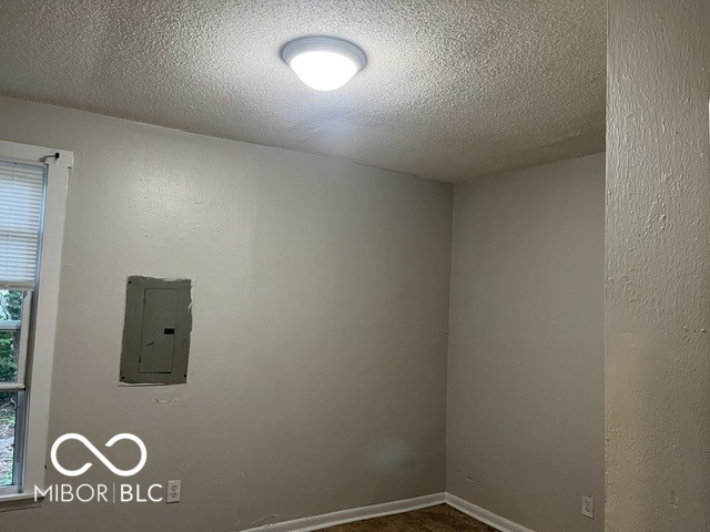 Building Photo - 529 Lynn St