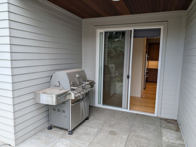 Building Photo - Stunning Modern Home in South Burlingame -...