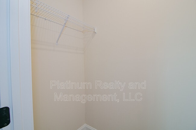 Building Photo - 550 Peachers Mill Rd