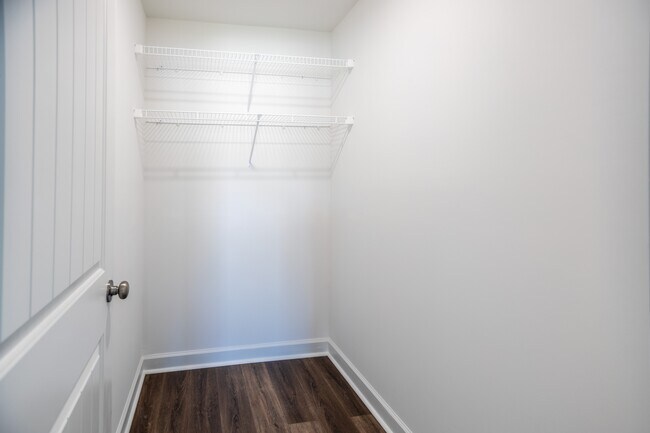 Building Photo - 7172 Paisley Cir