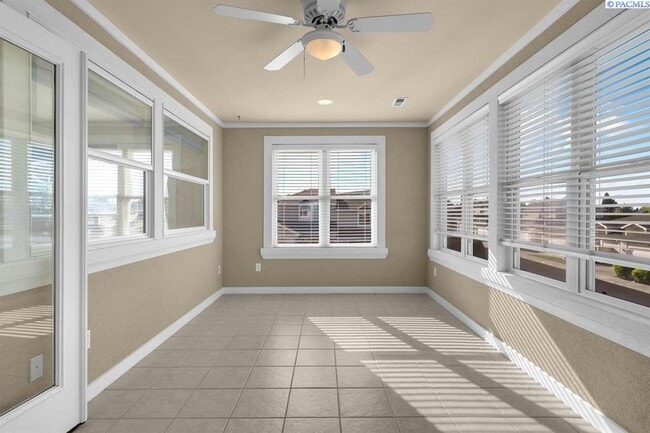 Building Photo - 2,400sf Low Maintenance, Best S Richland L...