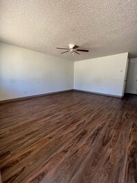Building Photo - 2 Bedroom, 1 Bathroom Duplex - Close to Oregon Tech and Sky Lakes!