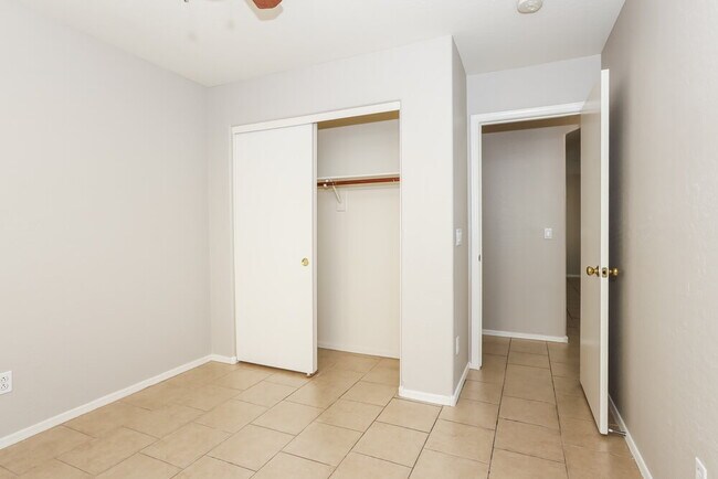 Building Photo - 12433 W Larkspur Rd