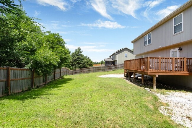 Building Photo - Italian Estates Property Management