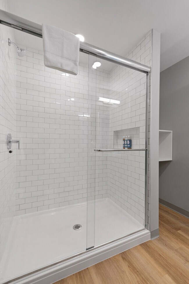 Building Photo - 853 W Blackhawk St