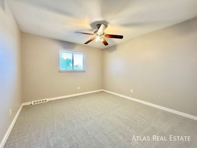 Building Photo - 9117 E Nassau Ave