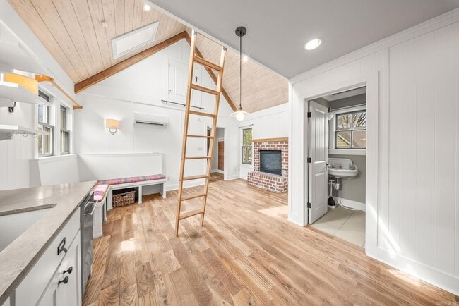 Building Photo - 5100 Lee Ave