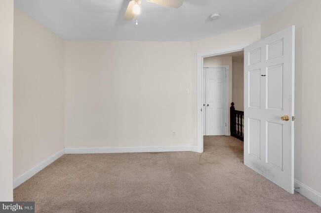 Building Photo - 4841 Cedar Ave