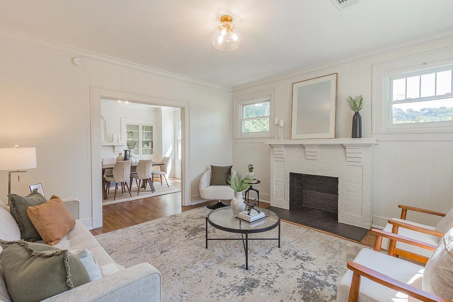 living room - 2403 Bailey Ave