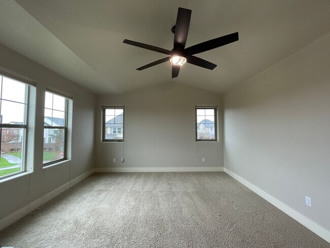 Building Photo - Lovely North Plains 4Bd 2.5Ba Home with Ja...