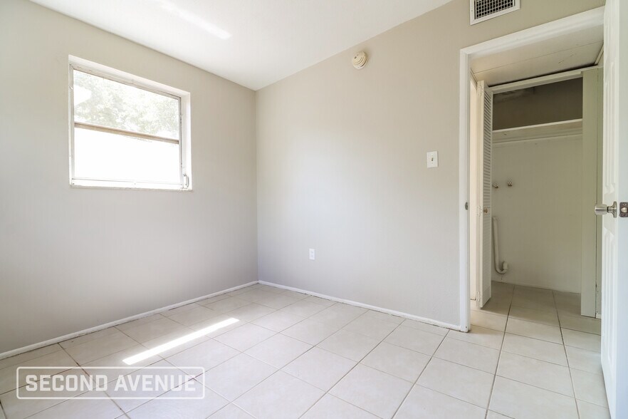 Building Photo - 8549 93rd Ave
