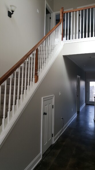 Building Photo - 12234 Village Maison Dr
