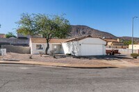 Building Photo - Charming 3-Bed, 2-Bath Single-Story Home i...