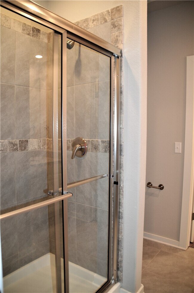 Building Photo - 3912 SW Peachwood Dr