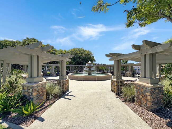 Building Photo - Spacious San Elijo Hills Home with 2-car G...