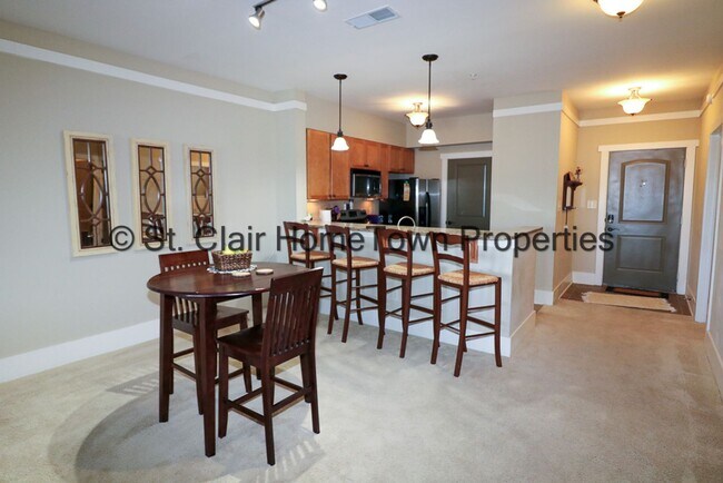 Building Photo - Condo on Logan Martin Lake