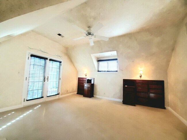 Building Photo - Elegant Woodside Tudor Home
