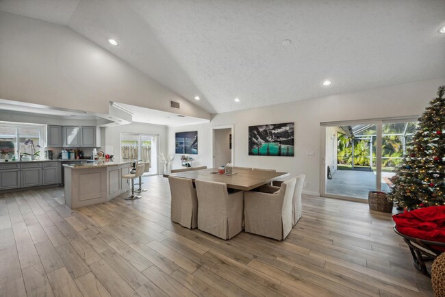 Building Photo - 13385 Kingsbury Dr