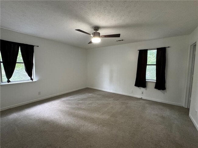 Building Photo - 5382 Zachary Dr