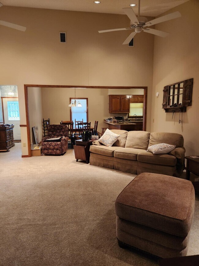 Building Photo - 2888 FL-81