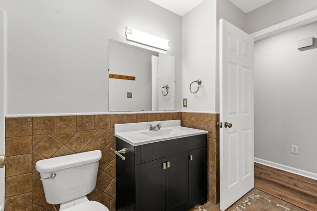 Building Photo - 1576 Springfield Dr