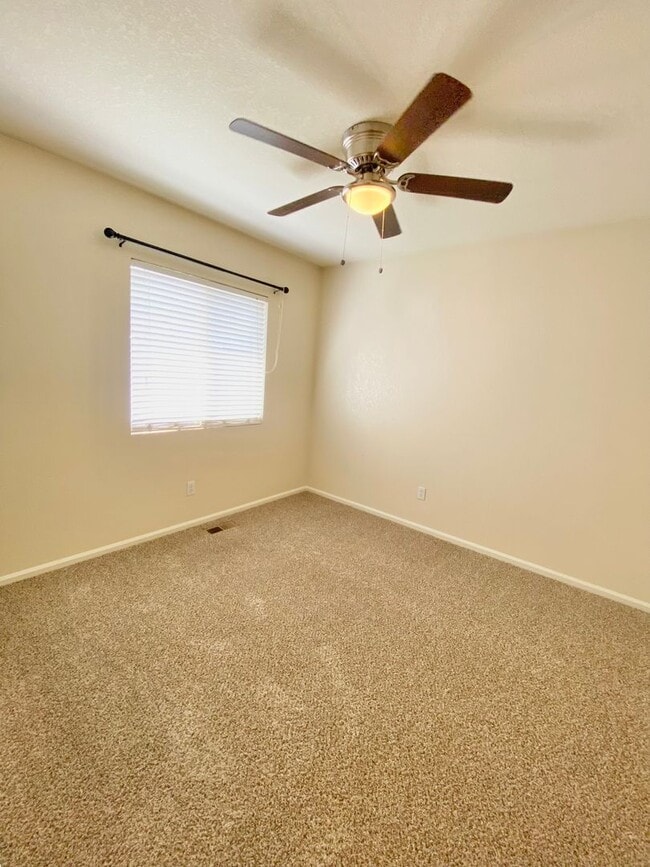 Building Photo - Beautiful South Lakewood Home with Updates, Space & Convenience! Available 8/10/2026