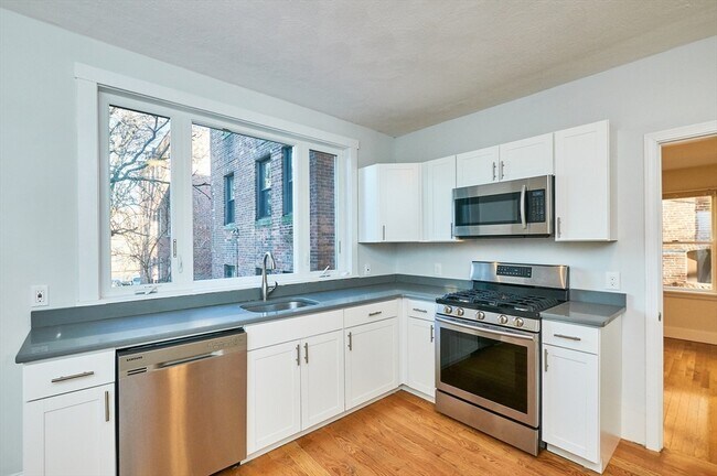 Building Photo - 5 Albion St