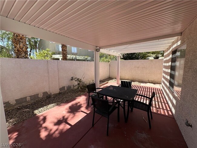 Building Photo - 9825 Garamound Ave