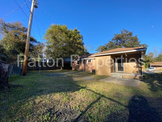 Building Photo - Rosewood Home