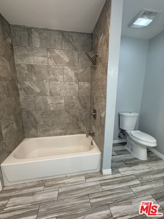 Building Photo - 10745 Saticoy St