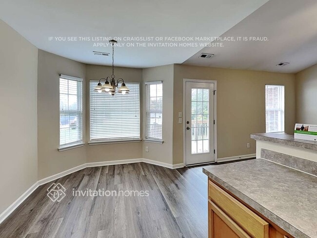 Building Photo - 2120 Centergrove Rd