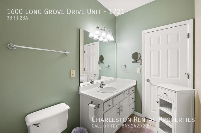 Building Photo - 1600 Long Grove Dr
