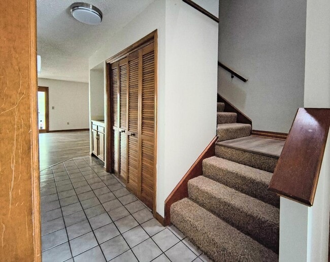 Building Photo - 3110 Paddle Creek Dr