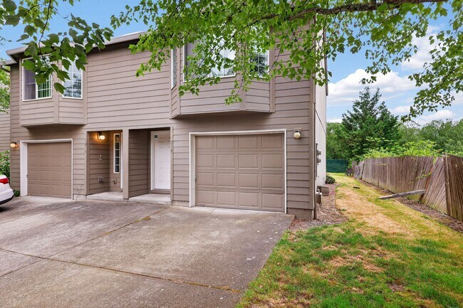 Building Photo - 4270 SW 159th Ave