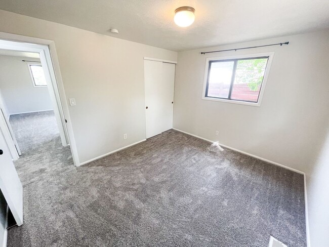 Building Photo - 3 Bedroom, 2 bath house in Moyina Heights