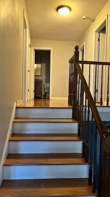 Building Photo - 846 S Hawthorne Ave