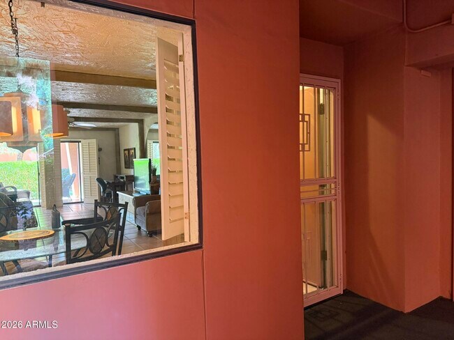 Building Photo - 4303 E Cactus Rd