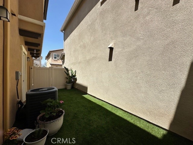 Building Photo - 15931 Moonflower Ave