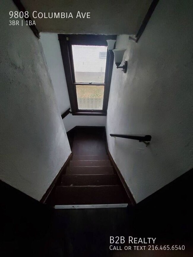 Building Photo - 9808 Columbia Ave