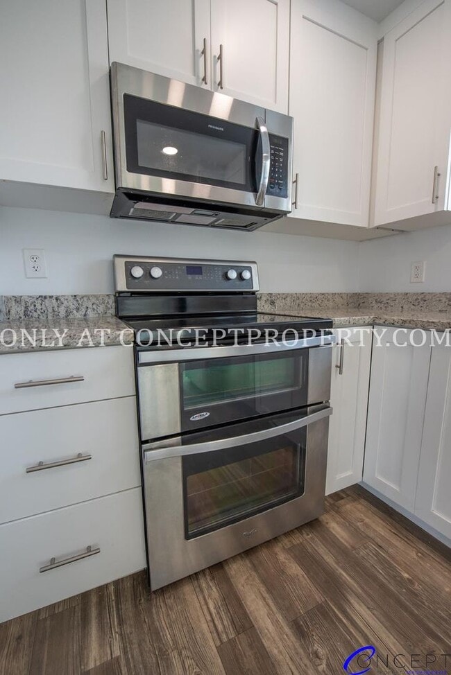 Building Photo - Newly Remodeled 5-Bedroom Home | 2-Car Gar...