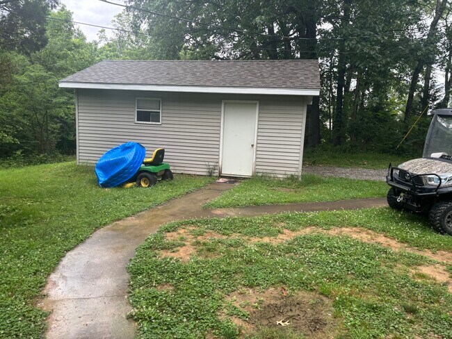 Building Photo - 11369 McFarland Ln