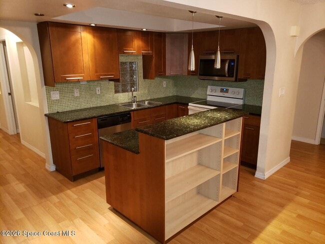 Building Photo - 2107 Hidden Grove Ln