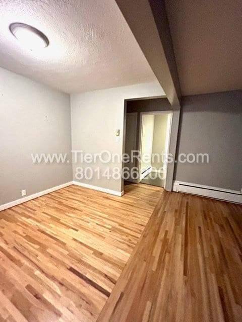 Building Photo - This property offers a NO DEPOSIT option available for qualified renters!