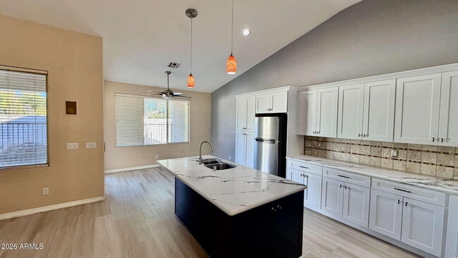 Building Photo - 1543 S Sean Ct