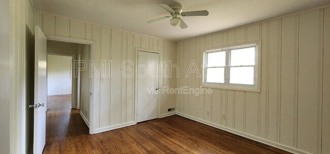 Building Photo - 804 Brookdale Dr SW