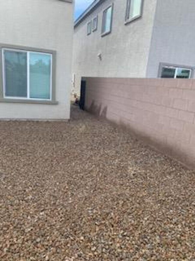 Building Photo - Home for Rent