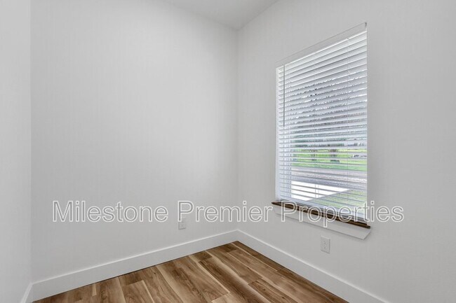 Building Photo - 440 Bentwood Dr